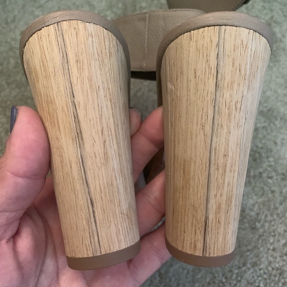 NWT VINCE WOODEN BLOCK HEEL SANDAL BOOTIE 9 - Picture 5 of 8